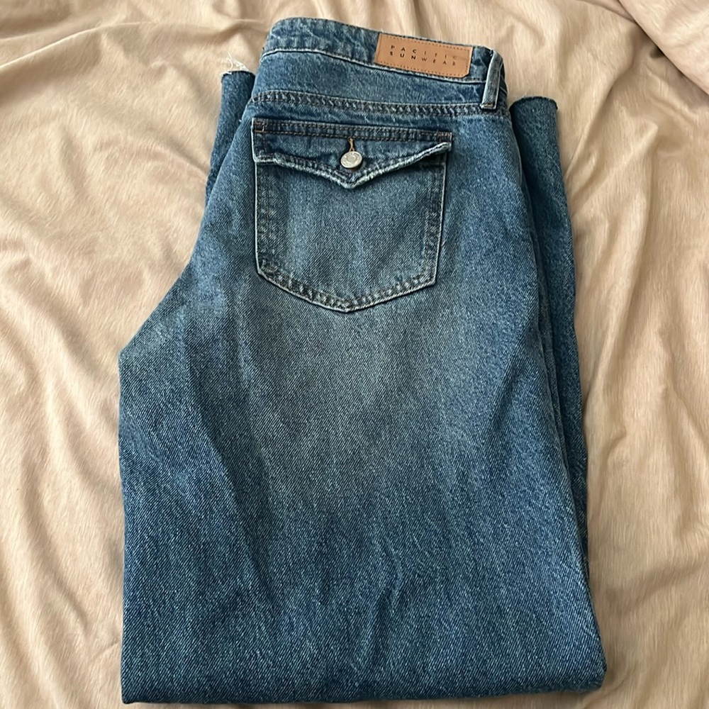 Never been worn, low rise, wide leg Pacsun jeans